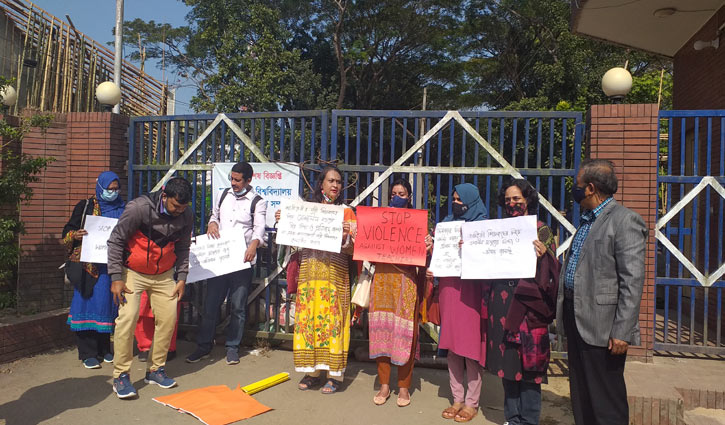 শাহজালাল বিজ্ঞান ও প্রযুক্তি বিশ্ববিদ্যালয়ের শিক্ষার্থীদের অনশন শুরু, মাঠে শিক্ষকরাও