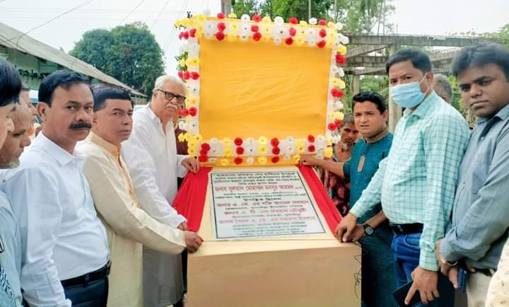 কুলাউড়ায় আশ্রয়ণ প্রকল্পের ঘর পরিদর্শন করলেন এমপি সুলতান মনসুর