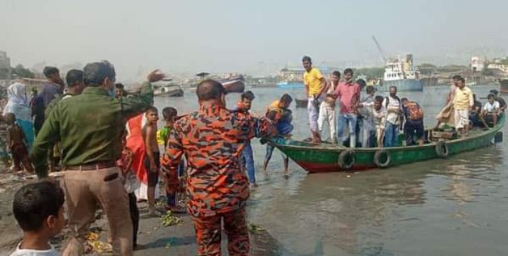 শীতলক্ষ্যায় লঞ্চডুবি : শিশুসহ ৬ মরদেহ উদ্ধার