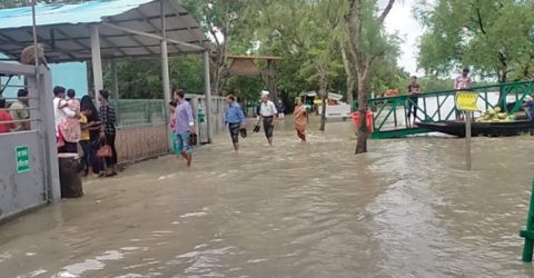 উপকূলে বৃষ্টিপাত ও ঝড়ো হাওয়া, সুন্দরবনে ৩ ফুট পানি