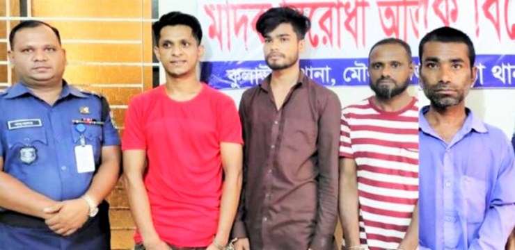 কুলাউড়ায় শতাধিক ইয়াবাসহ চার কারবারি গ্রেপ্তার