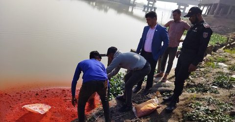 জগন্নাথপুরে এবার কাপড়ের রং দিয়ে মসলা তৈরি:গুনত হলো দুই লাখ টাকা জরিমানা