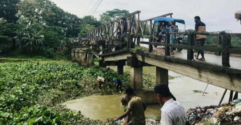 জগন্নাথপুরের নলজুর নদীর দুই সেতুতেই যান চলাচল বন্ধ, লাখো মানুষের দুর্ভোগ