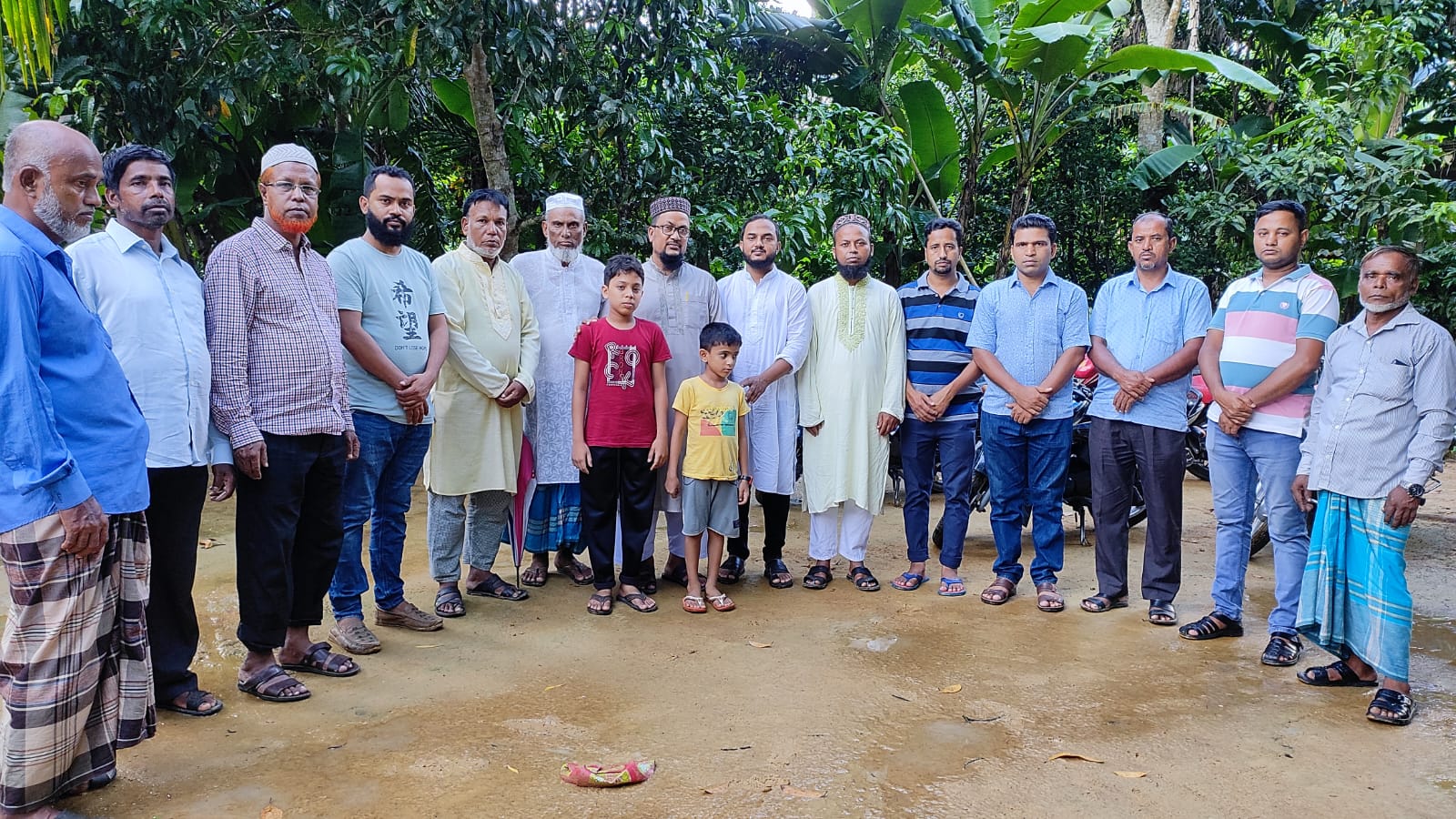 মহসিনের পরিবারের পাশে ইসলামি সমাজ কল্যাণ পরিষদ হিংগাজিয়া,ঘর বানিয়ে দেওয়ার উদ্যোগ