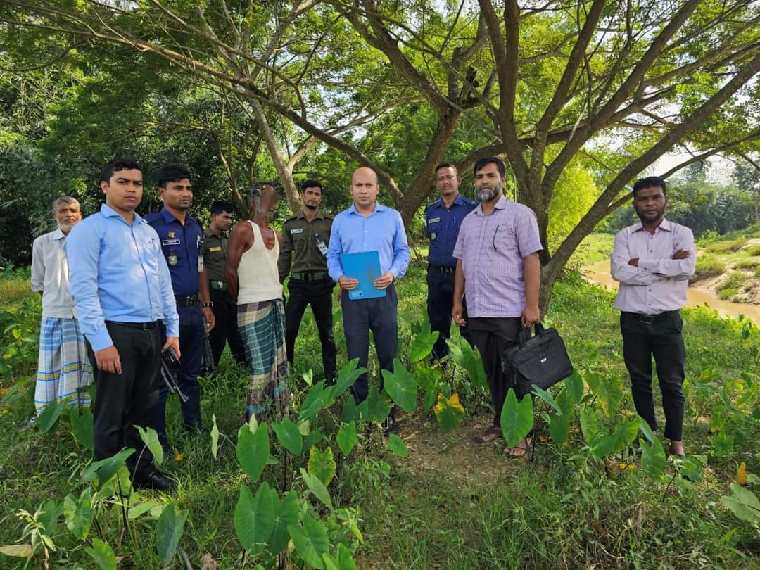 চুনারুঘাটে বালুমহাল অভিযানে এক ব্যক্তিকে কারাদণ্ডসহ ডেজার মেশিন জব্দ