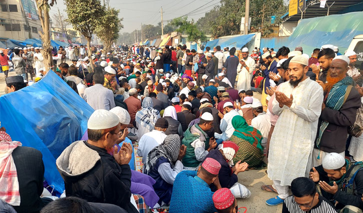 দেশ-জাতি ও মুসলিম উম্মাহর কল্যাণ কামনা করে আখেরি মোনাজাতের মধ্য দিয়ে বিশ্ব ইজতেমা সমাপ্ত