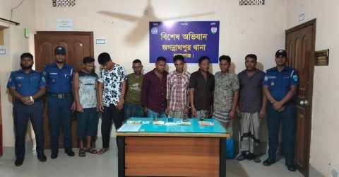 সিলিংফ্যানে ঝুলছিল তানজিম