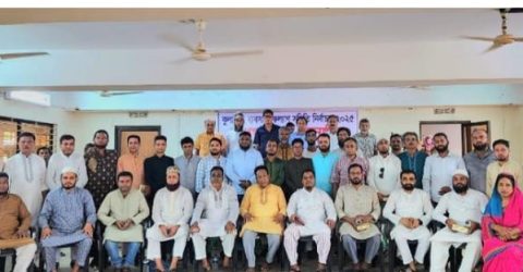 কুলাউড়ায় ব্যবসায়ী সমিতির নির্বাচিত কমিটির  শপথ সম্পন্ন