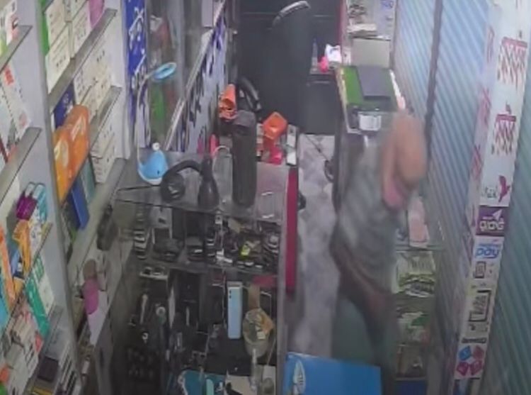 জগন্নাথপুরে মোবাইলের দোকানে দুঃসাহসিক চুরি