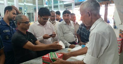 সুনামগঞ্জে টাস্কফোর্সের অভিযান, দেশবন্ধু মিষ্টান্ন ভান্ডারকে জরিমানা