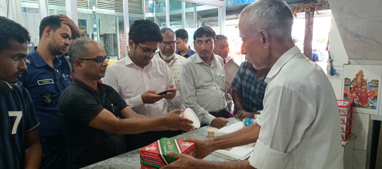 সুনামগঞ্জে টাস্কফোর্সের অভিযান, দেশবন্ধু মিষ্টান্ন ভান্ডারকে জরিমানা