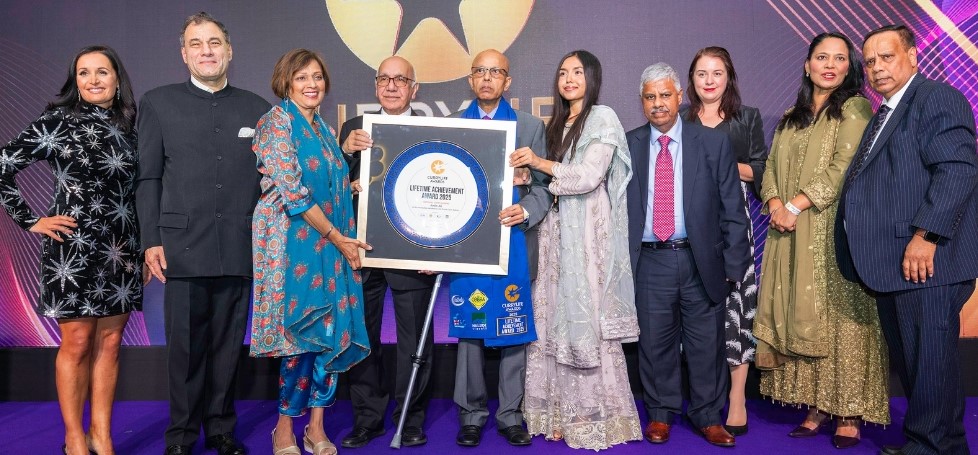 ক্বারী লাইফ এওয়ার্ড এর জাকজমক আয়োজন ; এওয়ার্ড দৌয়া হয়েছে ৩৯ টি