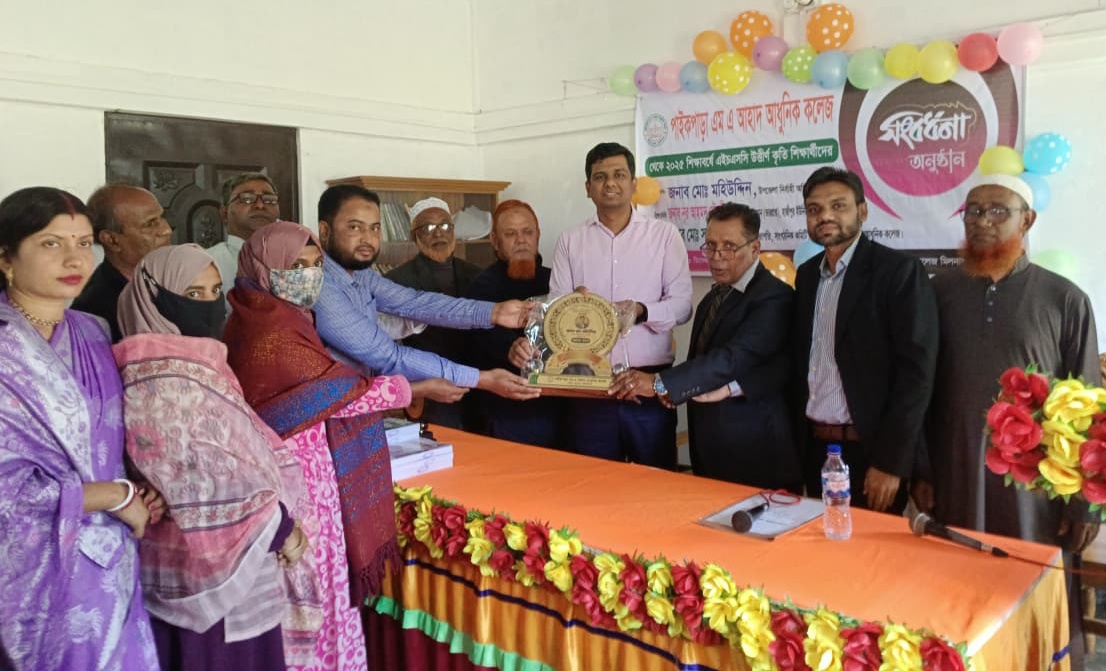 কুলাউড়ায় পাইকপাড়া এমএ আহাদ আধুনিক কলেজে কৃতি শিক্ষার্থী সংবর্ধনা