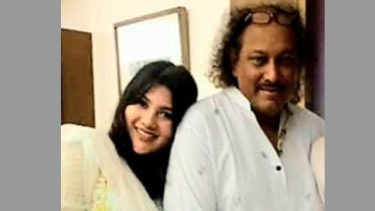 লিভার সংক্রমণে মারা গেলেন সাবেক ফুটবলার কায়সার হামিদের মেয়ে কারিনা