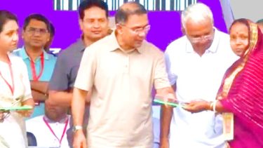 শ্রীমঙ্গলে ১৫৫ পরিবারের মাঝে ফ্যামিলি কার্ড কর্মসূচির উদ্বোধন