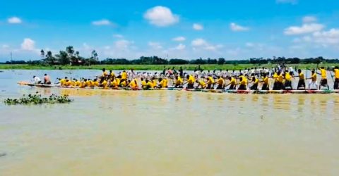 জগন্নাথপুরে নৌকা বাইচ, নদীর দুই তীরে উৎসুক জনতার ঢল