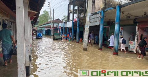 টানা বৃষ্টি ও উজানের ঢলে জগন্নাথপুরের নিম্নাঞ্চল প্লাবিত, বিদ্যালয়ে ব্যাহত পাঠদান