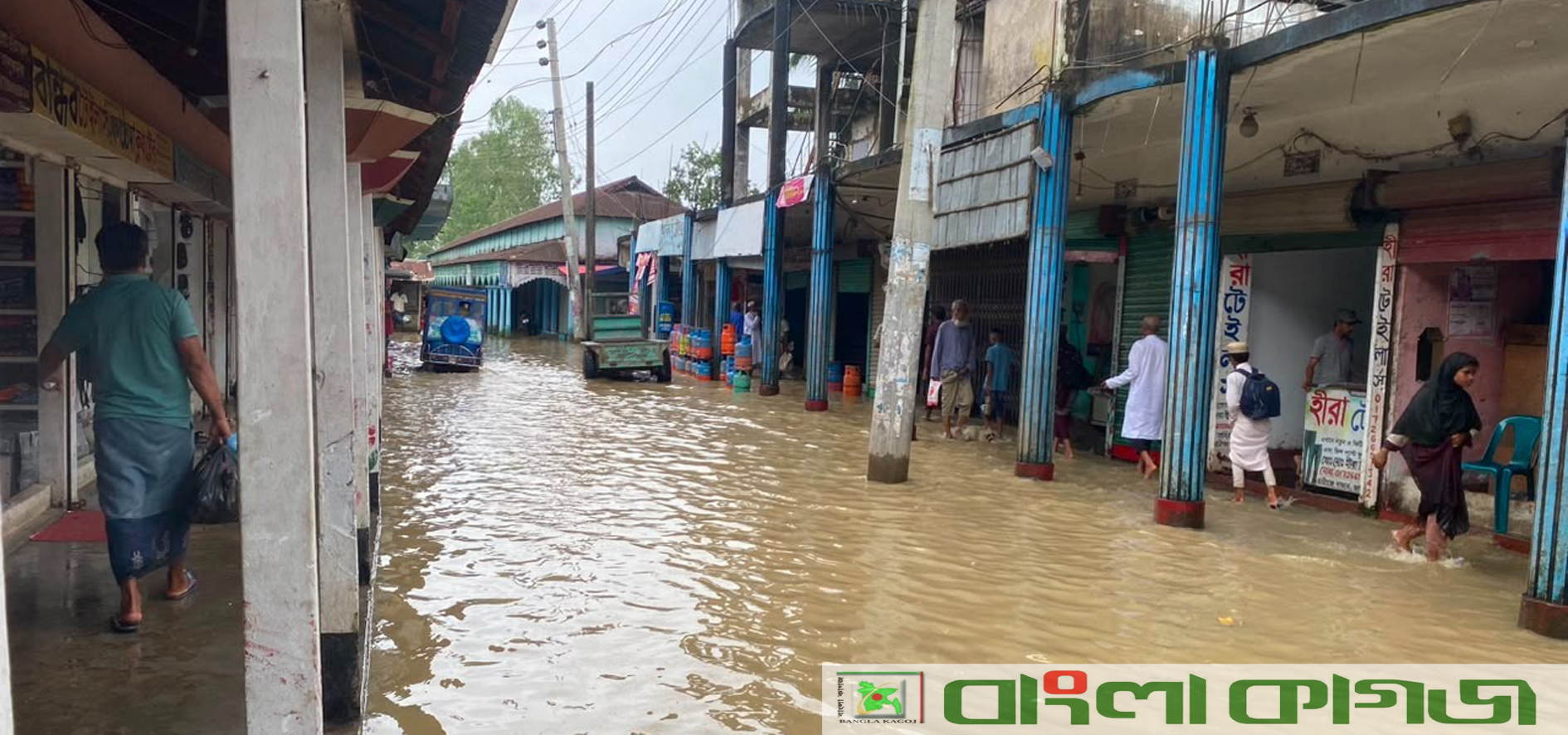 টানা বৃষ্টি ও উজানের ঢলে জগন্নাথপুরের নিম্নাঞ্চল প্লাবিত, বিদ্যালয়ে ব্যাহত পাঠদান