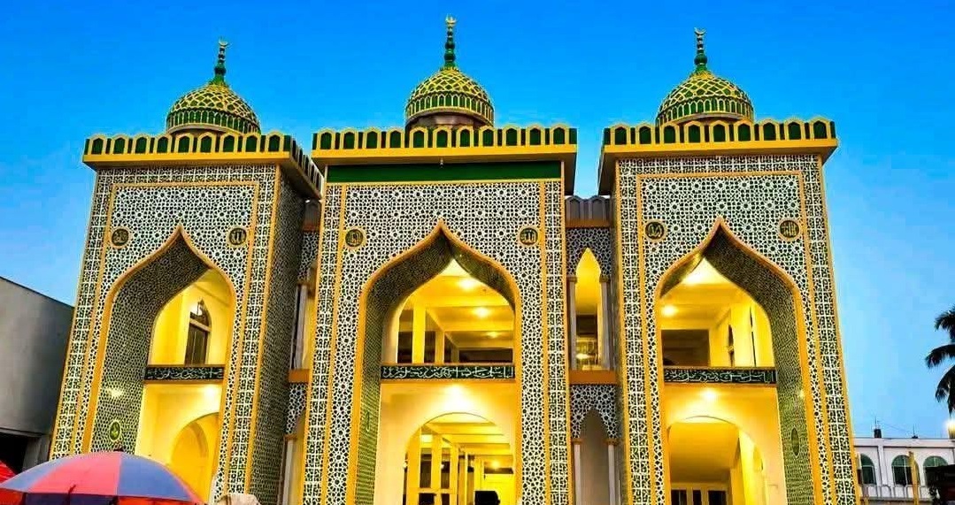 শুক্রবার সূরা কাহাফ তেলাওয়াতের ফজিলত: নূর, রহমত ও দাজ্জালের ফিতনা থেকে সুরক্ষার সুসংবাদ