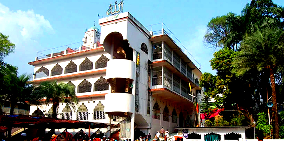 হযরত শাহজালাল (রহ.) মাজারের দানবাক্সে ১৯ দিনে মিলল ৪৭ লাখ টাকার বেশি, পাওয়া গেছে স্বর্ণ-রৌপ্য ও বিদেশি মুদ্রা