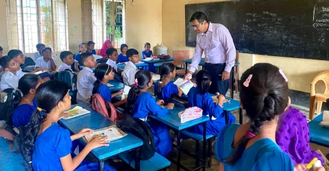 হবিগঞ্জে সরকারি প্রাথমিক বিদ্যালয় পরিদর্শনে জেলা প্রশাসক