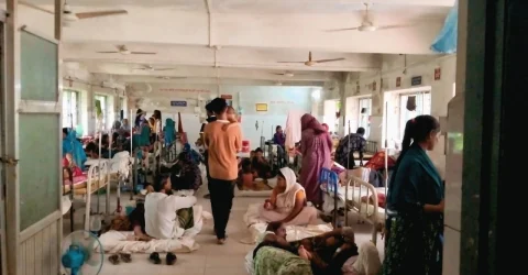 জগন্নাথপুর হাসপাতালে গরমজনিত রোগীর ঢল: লোডশেডিংয়ে চরম দুর্ভোগ, জেনারেটরের সুবিধা থেকে বঞ্চিত রোগীরা