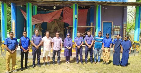 কুলাউড়ায় দুর্গাপূজা উপলক্ষে প্রশাসনের বিভিন্ন পূজামণ্ডপ পরিদর্শন
