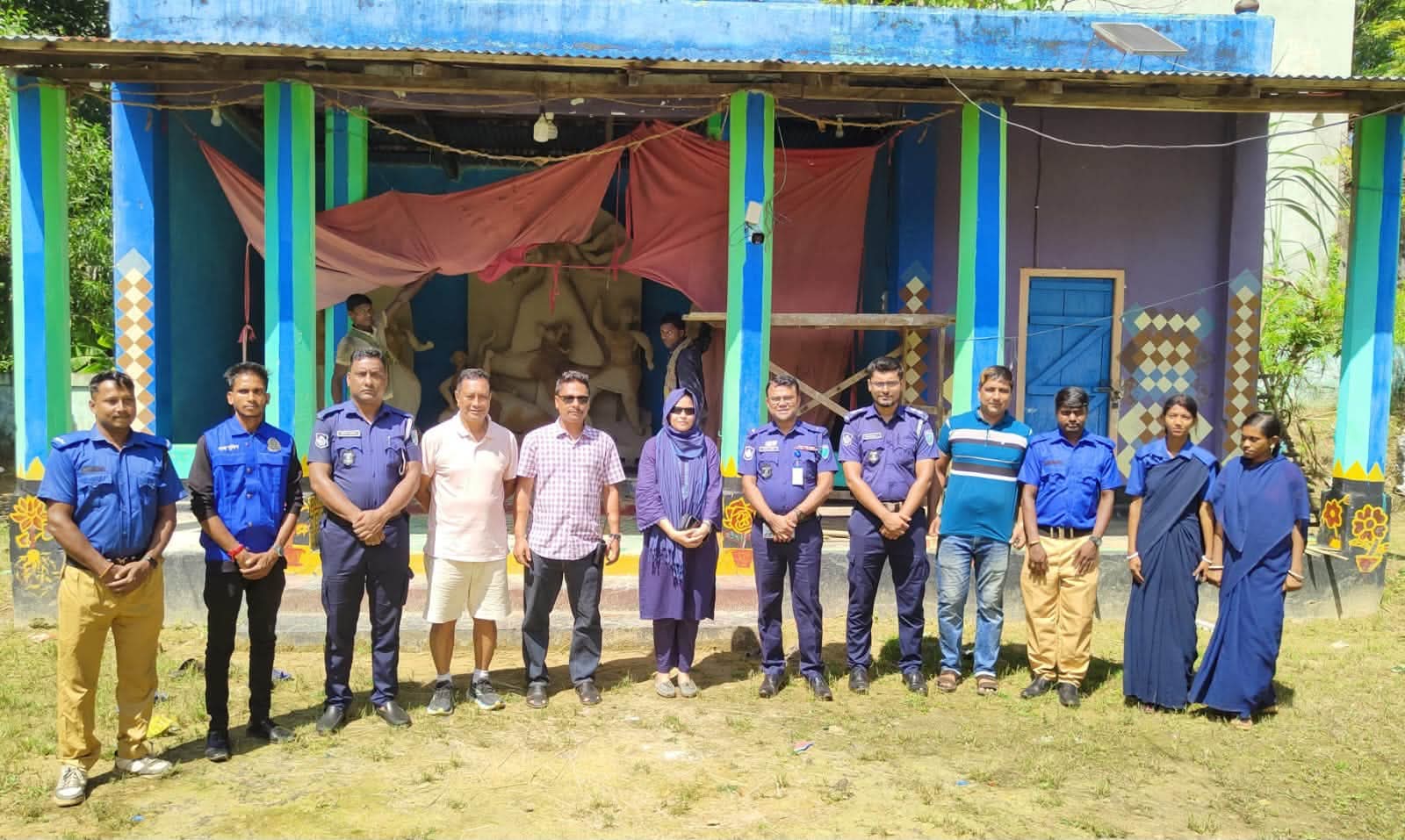 কুলাউড়ায় দুর্গাপূজা উপলক্ষে প্রশাসনের বিভিন্ন পূজামণ্ডপ পরিদর্শন