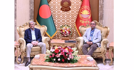 রাষ্ট্রপতির সঙ্গে ড. ফয়েজ উদ্দিন এমবিই’র সৌজন্য সাক্ষাৎ