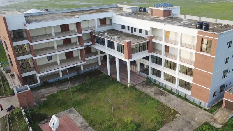 জগন্নাথপুরের টেক্সটাইল ভোকেশনাল ইনস্টিটিউট, উদ্বোধনের অপেক্ষায় ধুলো জমছে ২৫ কোটির ভবনে