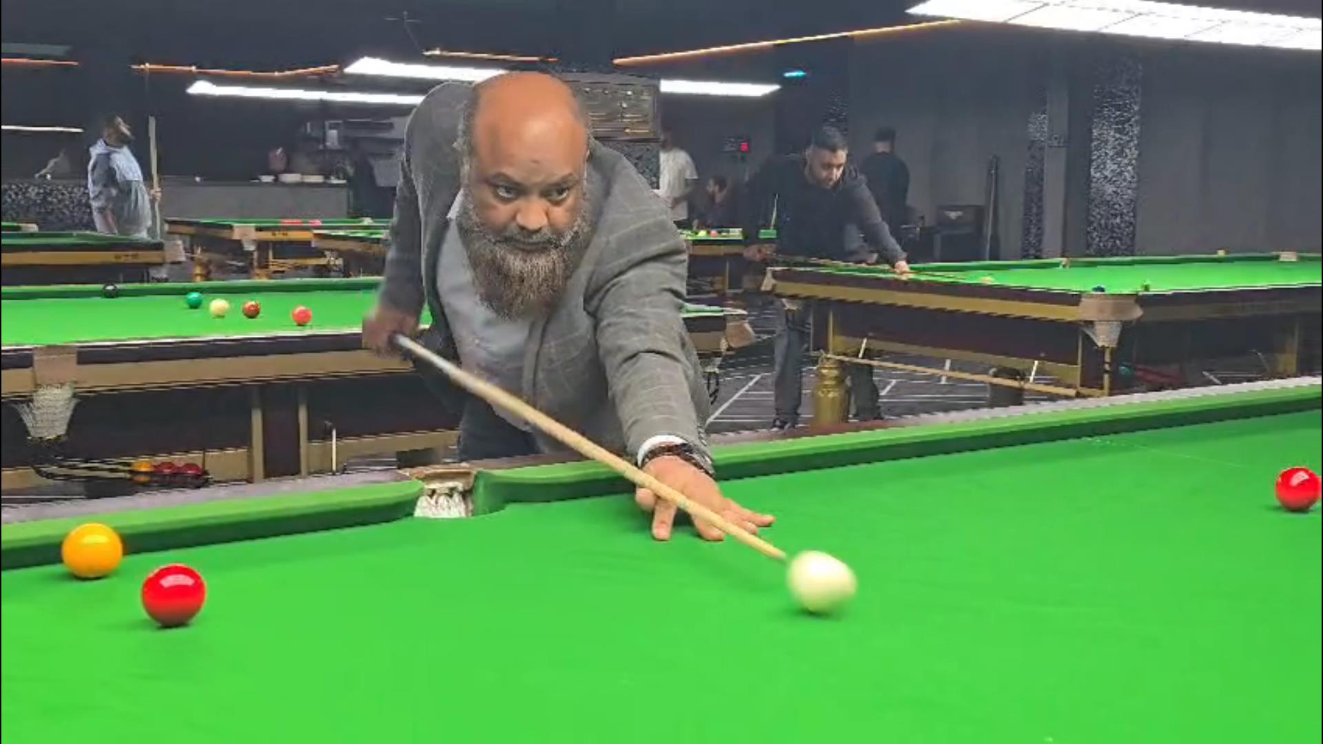 বার্মিংহামে মৌলভীবাজারের রেজওয়ান কবীরের স্নোকার ভেন্যু চালু